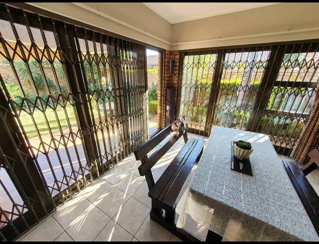 3 BEDROOM TOWNHOUSE FOR SALE IN ANNLIN